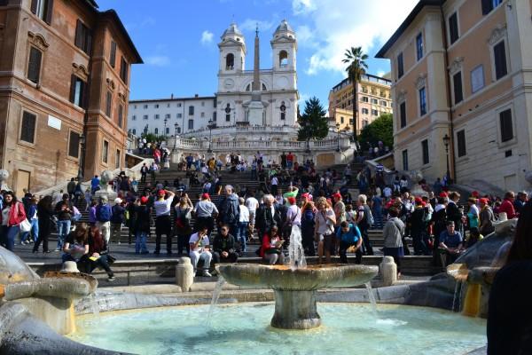 Fontana della Barcaccia y las escalinatas de Piazza Spagna