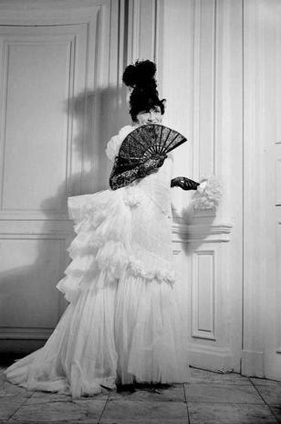 LA INSPIRADORA Y BRILLANTE COCO CHANEL Coco Chanel en traje