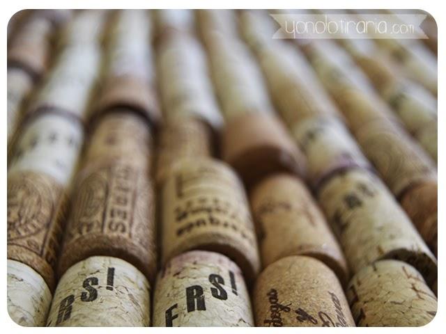 Marco con corchos de vino. Marco con corchos de vino.