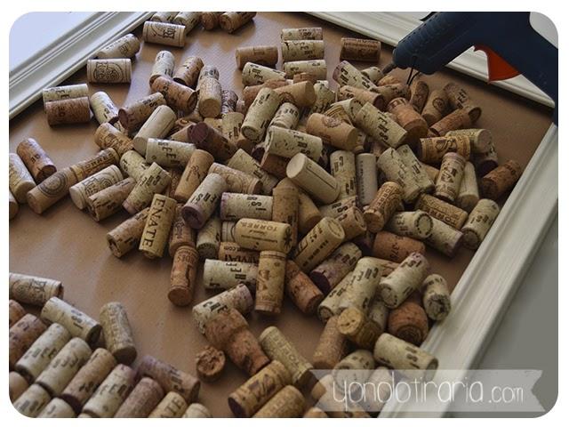 Marco con corchos de vino. Marco con corchos de vino.