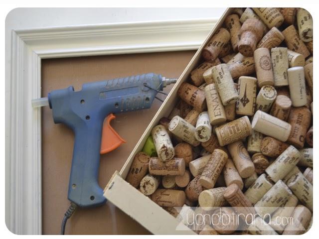 Marco con corchos de vino. Marco con corchos de vino.
