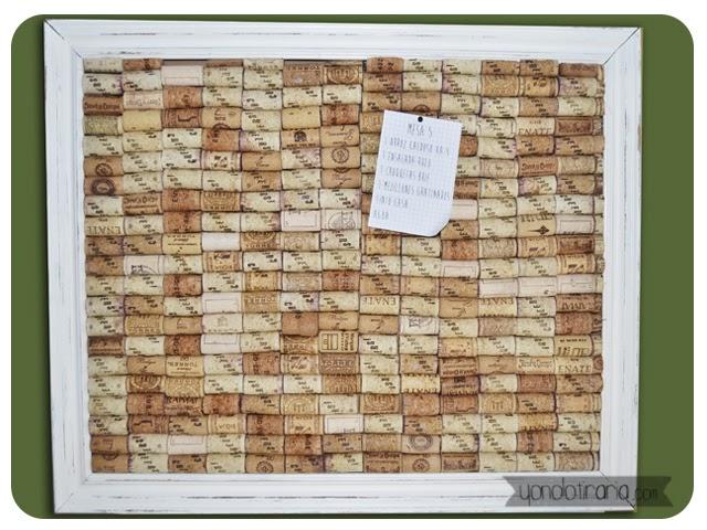 Marco con corchos de vino. Marco con corchos de vino.