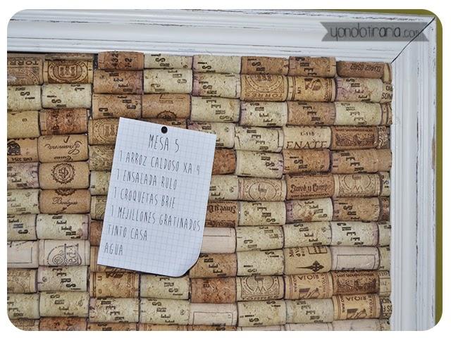 Marco con corchos de vino. Marco con corchos de vino.