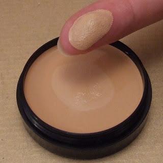 “Melting Cream Foundation” de MUSTAEV en WISHTREND (From Asia with Love) “Melting Cream Foundation” de MUSTAEV en WISHTREND (From Asia with Love)