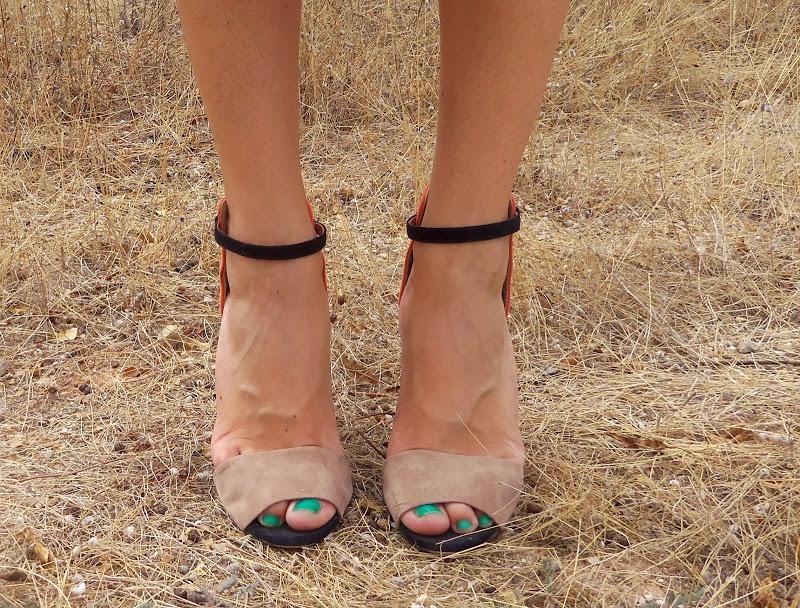 WhiTe SheiNSiDe WhiTe SheiNSiDe