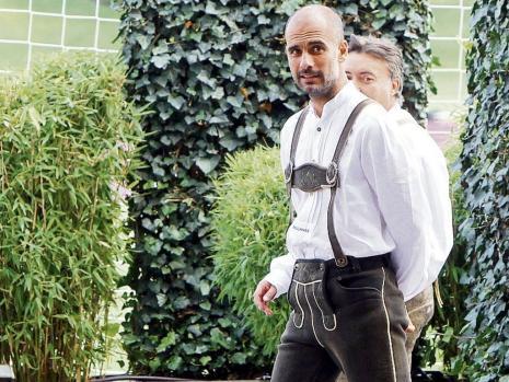 ROJIGUALDOS http://sportbild.bild.de/SPORT/bundesliga/vereine/fc-bayern-muenchen/2013/08/20/pep-erstmals-in-tracht/bu_2C01_2CPephosen__arm__ab.jpg__34089640__MBQF-1377018570,templateId%3DrenderScaled,property%3DBild,height%3D349.jpg