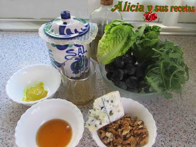 ENSALADA CON UVAS NEGRAS ENSALADA CON UVAS NEGRAS