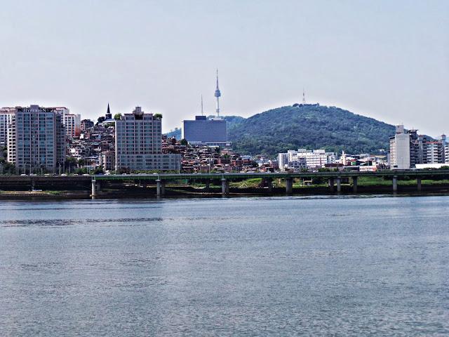 Gangnam style, algo más que una canción de moda. Gangnam style, algo más que una canción de moda.