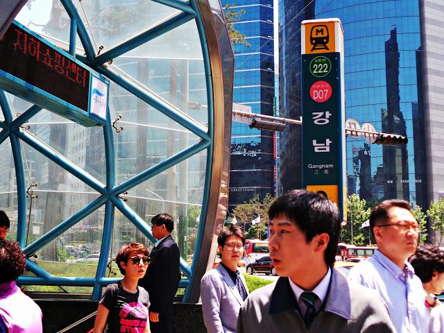 Gangnam style, algo más que una canción de moda. Gangnam style, algo más que una canción de moda.