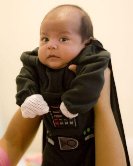 Humor - Niños y Star Wars en el blog de Bebemon 08 - Bebé Darth Vader Bebés y Star Wars: las fotos más divertidas y frikis (1)
