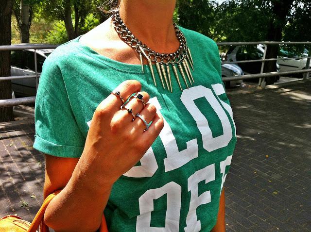 Di adiós al sport y dale a tu suéter un giro chic Di adiós al sport y dale a tu suéter un giro chic