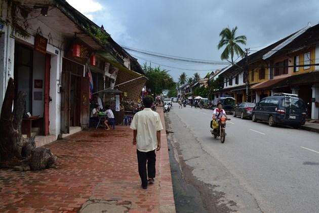 Calle principal de Luang PrabangTh Sisavangvong