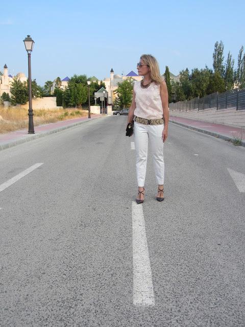 LOOK239-27.8.20138:15¿Qué tal amiga?¿Has comenzado bien l... LOOK239-27.8.20138:15¿Qué tal amiga?¿Has comenzado bien l...