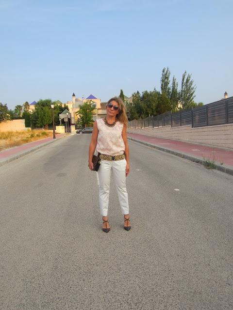 LOOK239-27.8.20138:15¿Qué tal amiga?¿Has comenzado bien l... LOOK239-27.8.20138:15¿Qué tal amiga?¿Has comenzado bien l...