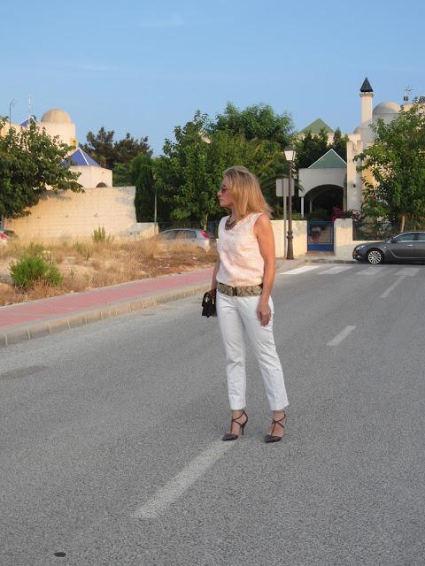 LOOK239-27.8.20138:15¿Qué tal amiga?¿Has comenzado bien l... LOOK239-27.8.20138:15¿Qué tal amiga?¿Has comenzado bien l...