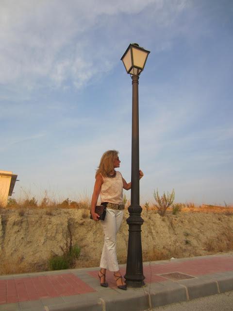 LOOK239-27.8.20138:15¿Qué tal amiga?¿Has comenzado bien l... LOOK239-27.8.20138:15¿Qué tal amiga?¿Has comenzado bien l...