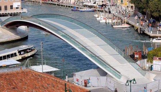 Artículo Destacado: Italia pide cuentas a Calatrava por el desfase en su puente de Venecia Artículo Destacado: Italia pide cuentas a Calatrava por el desfase en su puente de Venecia