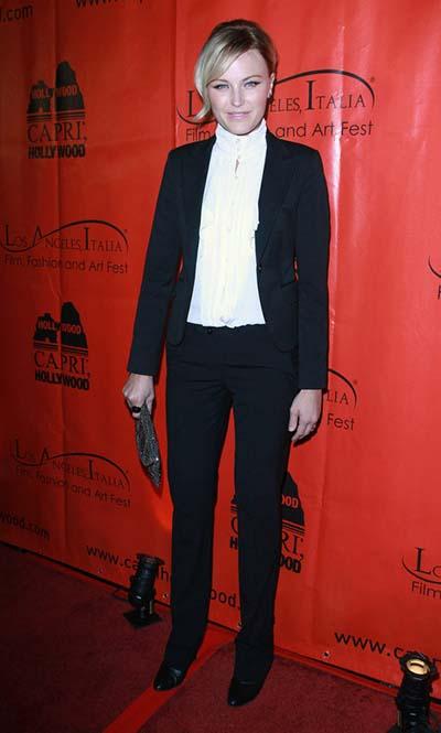 WOW that suit suit u so good WOW that suit suit u so good