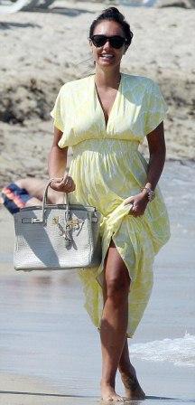 Kate Moss y más famosos, en la playa con un Birkin de Hermès