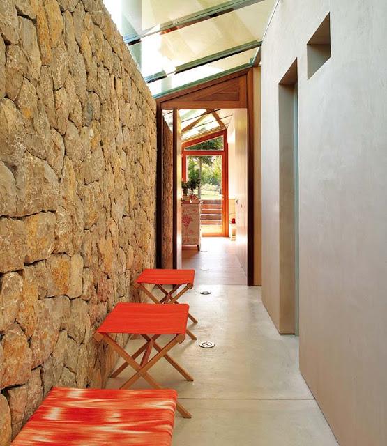 UNA CASA EN MALLORCA CONECTADA CON EL EXTERIOR UNA CASA EN MALLORCA CONECTADA CON EL EXTERIOR
