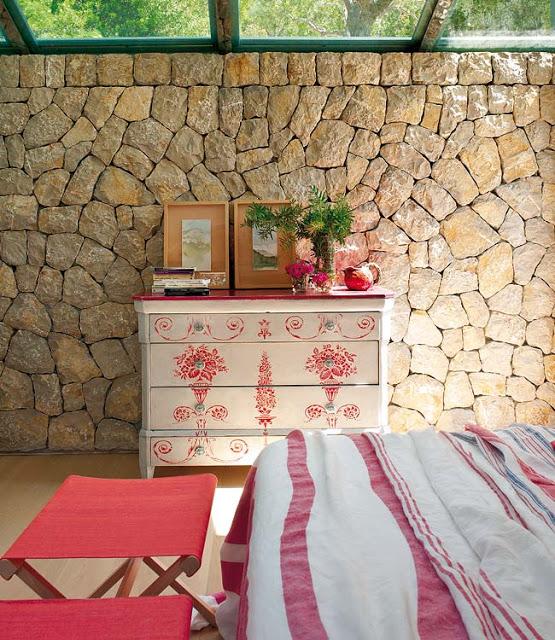 UNA CASA EN MALLORCA CONECTADA CON EL EXTERIOR UNA CASA EN MALLORCA CONECTADA CON EL EXTERIOR