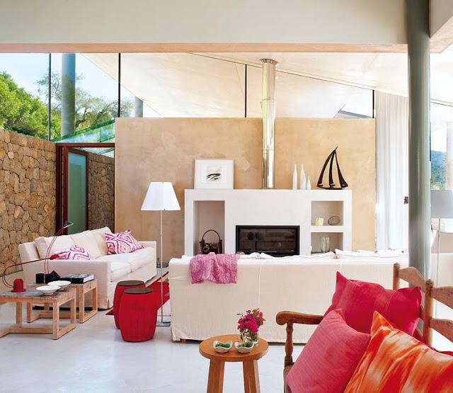 UNA CASA EN MALLORCA CONECTADA CON EL EXTERIOR UNA CASA EN MALLORCA CONECTADA CON EL EXTERIOR