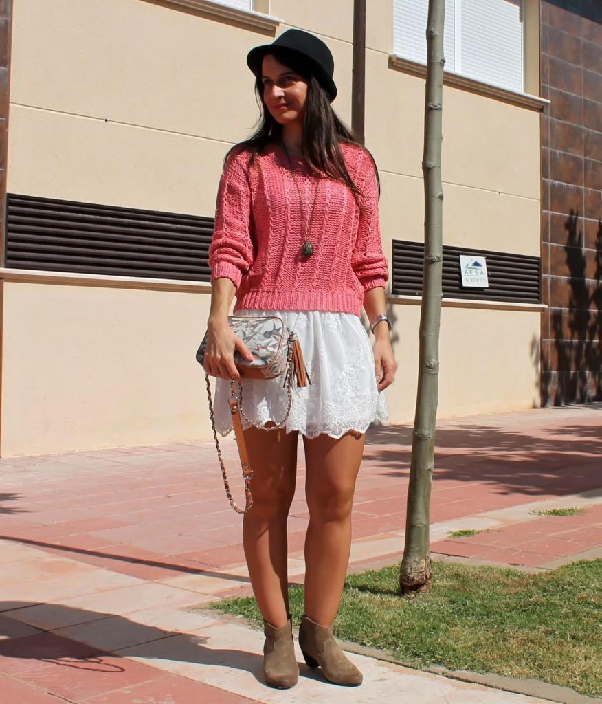 Playing with fashion: White lace skirt III... Playing with fashion: White lace skirt III...