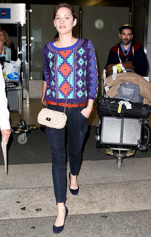 Cómo vestir à la française Marion Cotillard at LAX looking really skinny