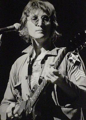 lennon por gruen photo johnlennon96_zps444b7177.jpg