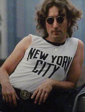 lennon por gruen photo johnlennon94_zpsed78eca9.jpg