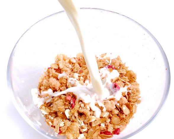 5 ALIMENTOS QUE TE HACEN FELIZ Cereales con leche