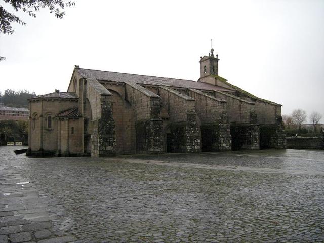 La iglesia inclinada de Santiago colegiata del sar La iglesia inclinada de Santiago