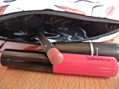 MAC: Labial Cremesheen naked proof, perfilador Boldly bare y gloss Drawn to chic / Reflexión sobre el trato en MAC MAC: Labial Cremesheen naked proof, perfilador Boldly bare y gloss Drawn to chic / Reflexión sobre el trato en MAC
