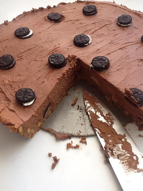 TARTA DE MINIOREOS Y MASCARPONE CON CHOCOLATE TARTA DE MINIOREOS Y MASCARPONE CON CHOCOLATE