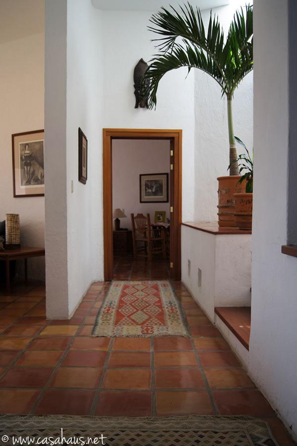 Increíble casa de estilo mexicano en Chapala, parte 2 pasillo | Casa Haus