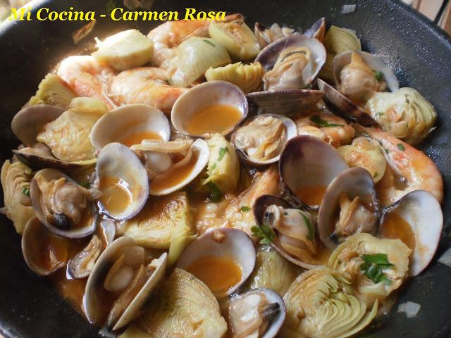 CORAZONES DE ALCACHOFAS CON ALMEJAS Y LANGOSTINOS EN SU SALSA CORAZONES DE ALCACHOFAS CON ALMEJAS Y LANGOSTINOS EN SU SALSA