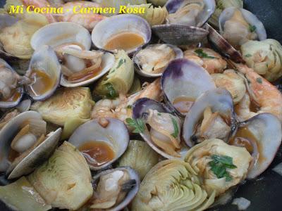CORAZONES DE ALCACHOFAS CON ALMEJAS Y LANGOSTINOS EN SU SALSA CORAZONES DE ALCACHOFAS CON ALMEJAS Y LANGOSTINOS EN SU SALSA
