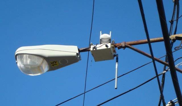 ¿Qué servicios ofrece una Smart City a sus ciudadanos? Medio Ambiente (5) farola con sensores en Citysense - Harvard