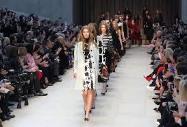 LAS FASHION WEEK: ORIGEN Y PRESENTE LAS FASHION WEEK: ORIGEN Y PRESENTE