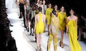 LAS FASHION WEEK: ORIGEN Y PRESENTE LAS FASHION WEEK: ORIGEN Y PRESENTE