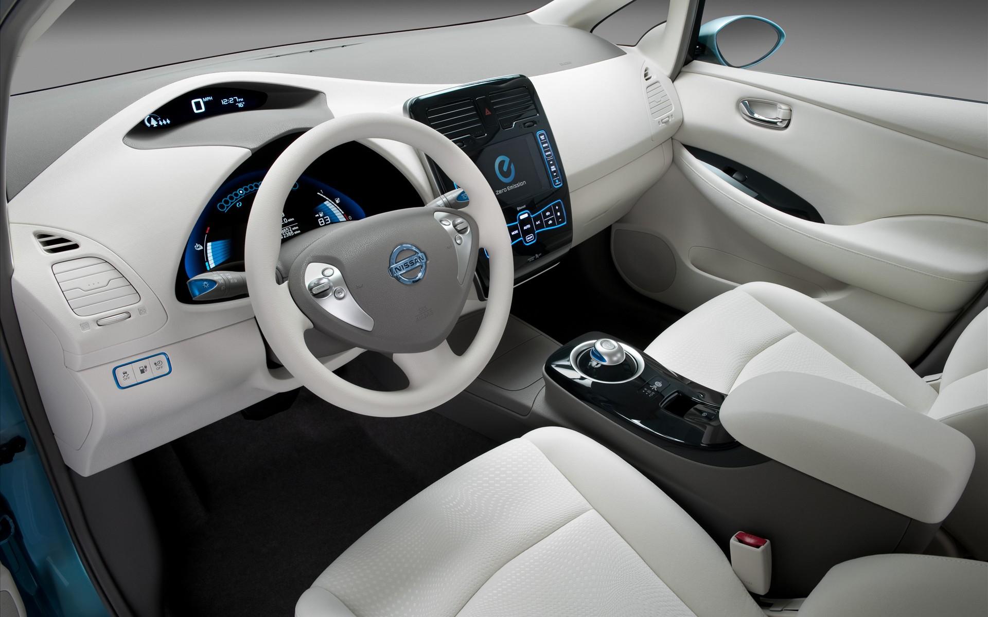El Futuri ya está aquí: Nissan Leaf con recarga por inducción y conducción autónoma