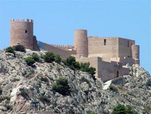 Grandes Anfitriones de sus Villas: Castillos por la provincia de Alicante Grandes Anfitriones de sus Villas: Castillos por la provincia de Alicante
