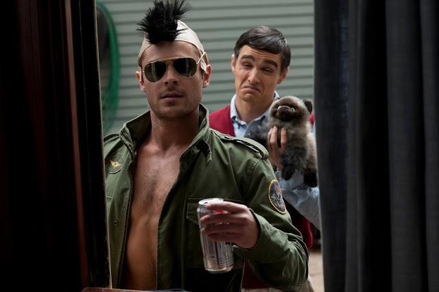 Seth Rogen VS Zac Efron en el primer tráiler sin censura de 'Neighbors'