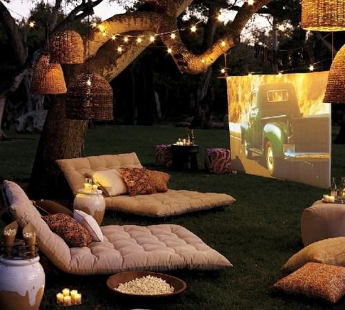 Rincones de verano / Outdoor special spaces Backyard cinema.