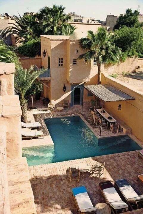 Rincones de verano / Outdoor special spaces http://media-cache-ak0.pinimg.com/originals/1a/18/15/1a1815413afc4f2fcdb5522519b5ceaf.jpg