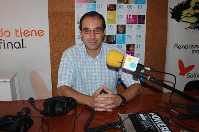LA RADIO, LA COMUNICACIÓN DE TODA LA VIDA LA RADIO, LA COMUNICACIÓN DE TODA LA VIDA