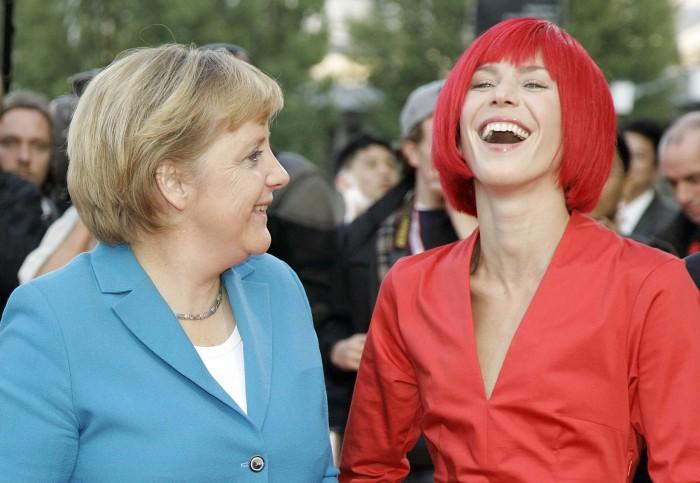 Miss IFA, la chica del pelo rojo que cautiva en Berlín AFP