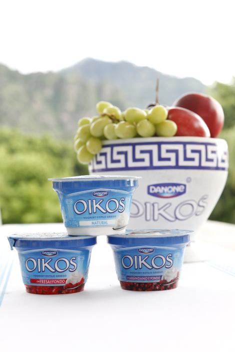 Silvia Navarro y Edelmira Cárdenas presentan: Oikos, el Yoghurt griego de Danone -1