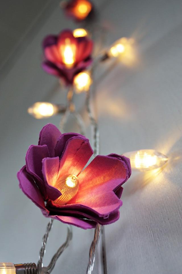 DIY.....UNA GUIRNALDA DE FLORES HECHAS CON HUEVERAS DIY.....UNA GUIRNALDA DE FLORES HECHAS CON HUEVERAS