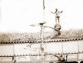 El equilibrista Mr Ethardo ensaya su espectáculo, en junio de 1857, Madrid.